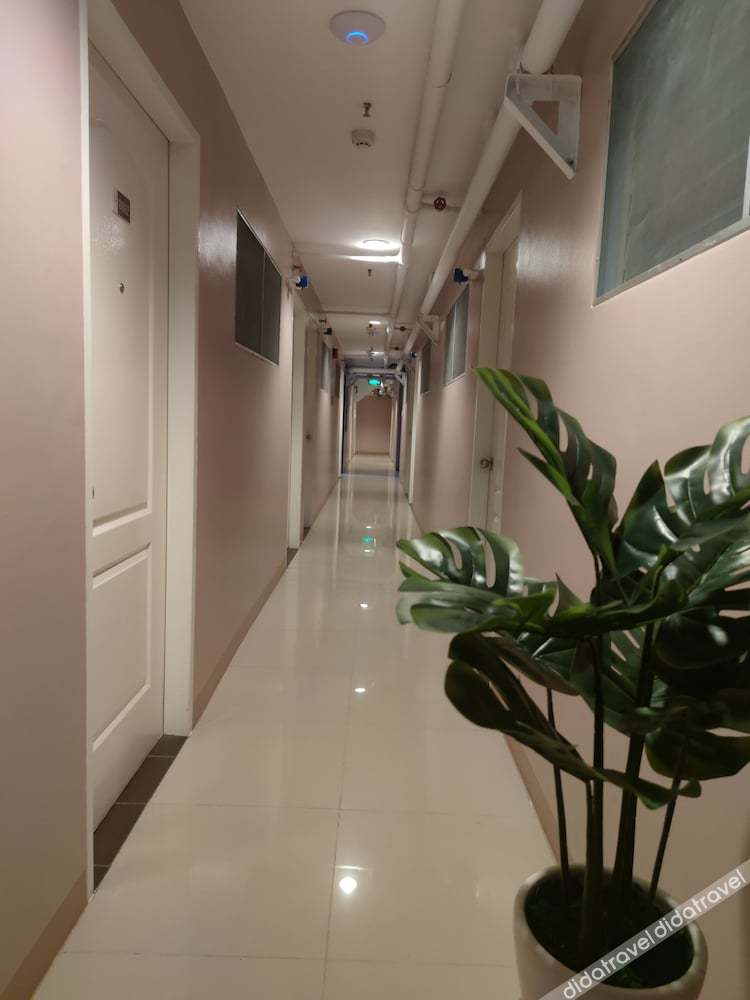 Glory Hotel Cubao 2*
