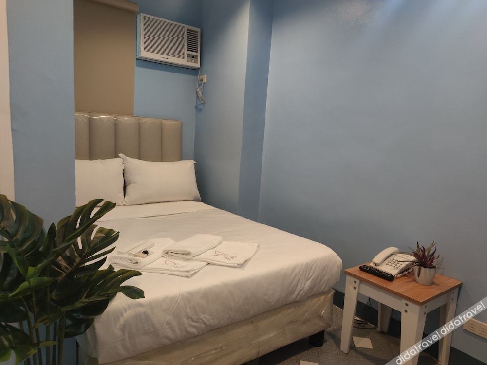 Glory Hotel Cubao 2*