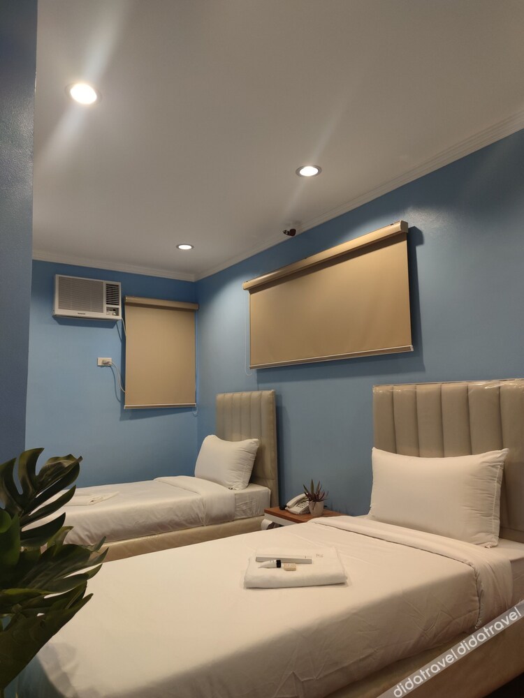 Glory Hotel Cubao 2*