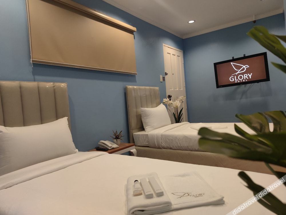 Glory Hotel Cubao 2*