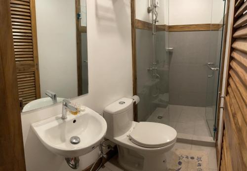 P&B Residences Legazpi. 0*
