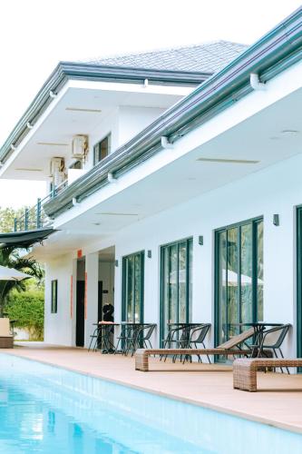 Bohol Cattleya Resort 3*