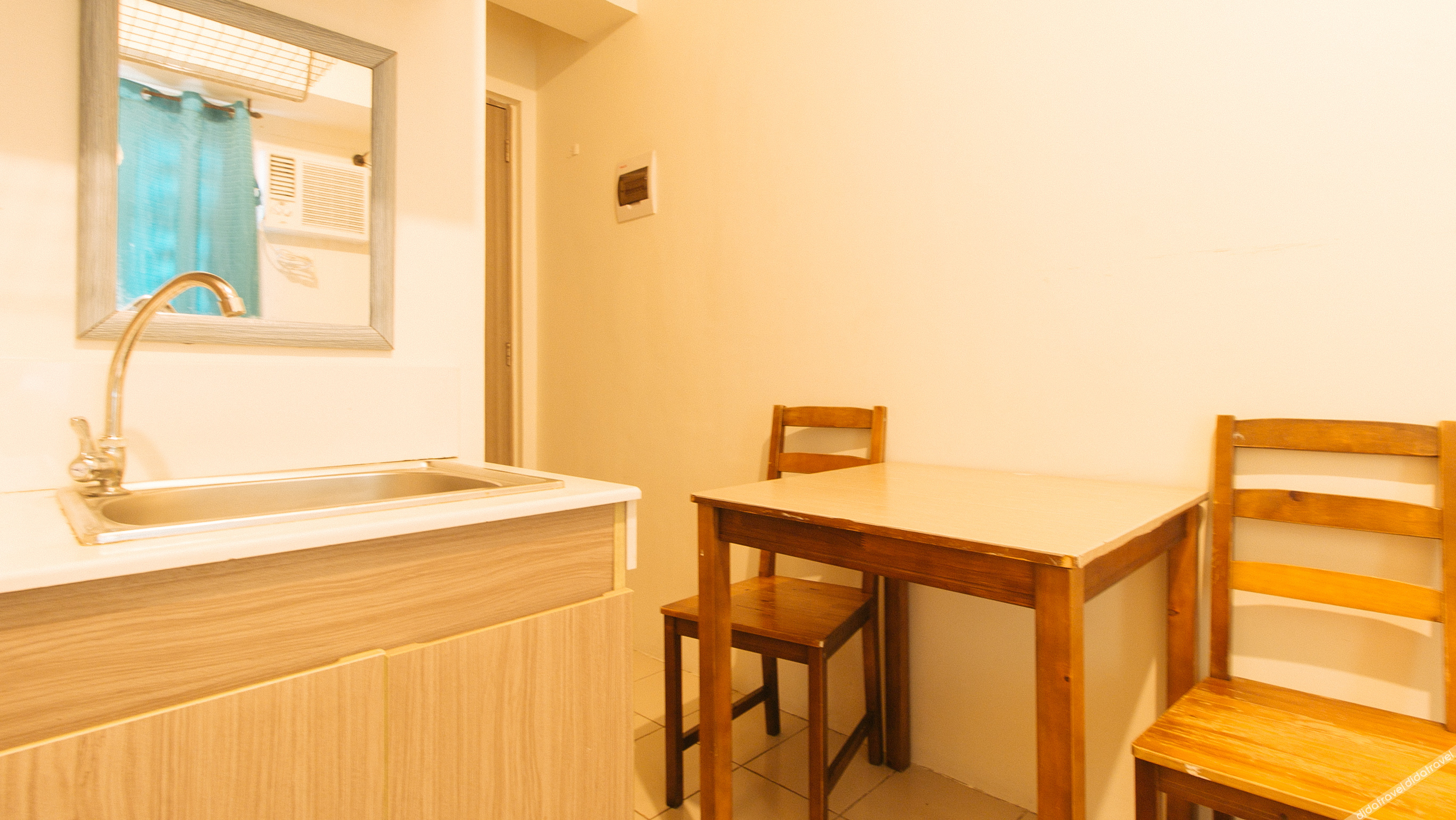 Eimys Place at Urban Deca Mandaluyong by RedDoorz 2*