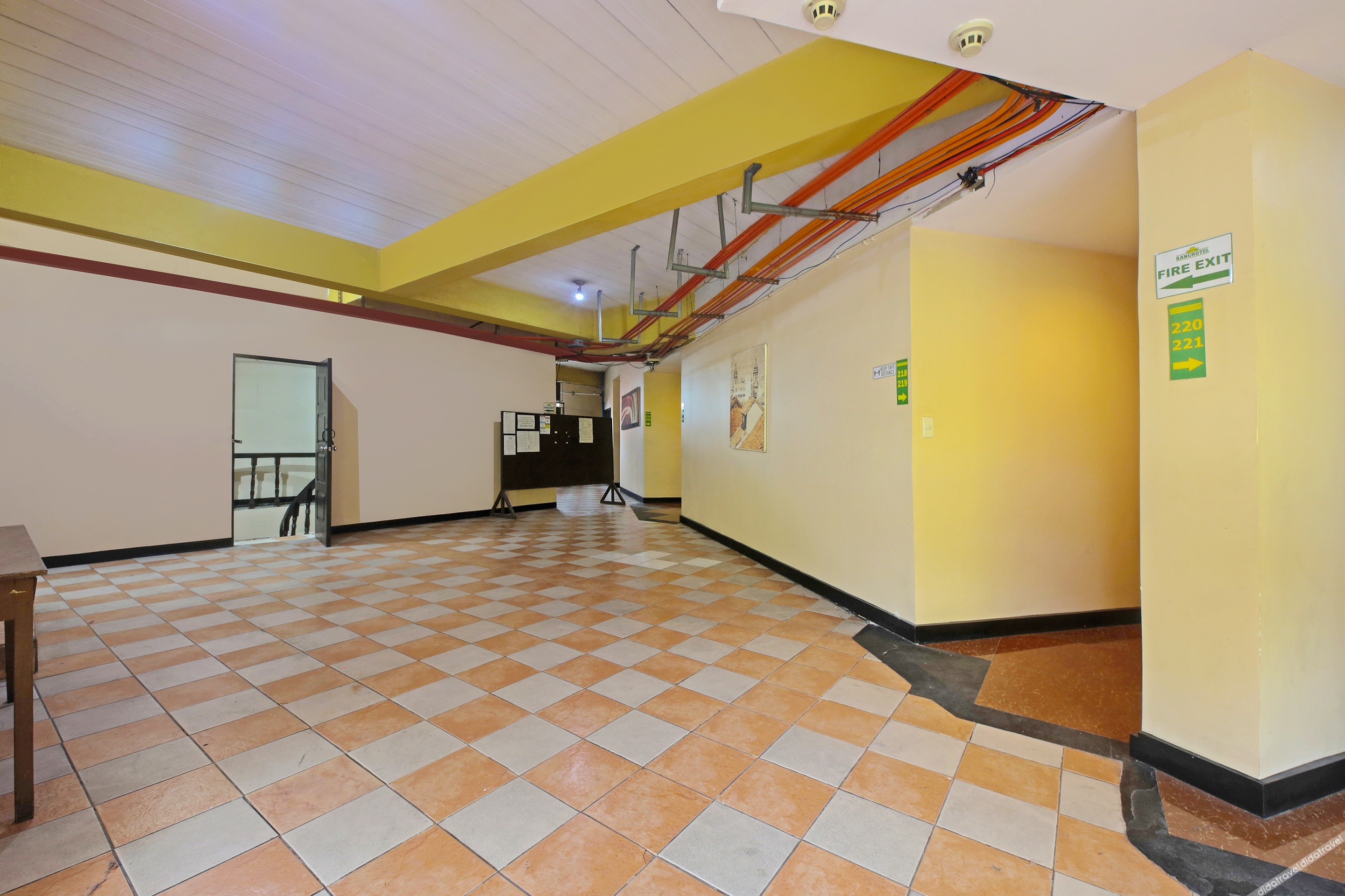 RedDoorz near SM Muntinlupa 2*