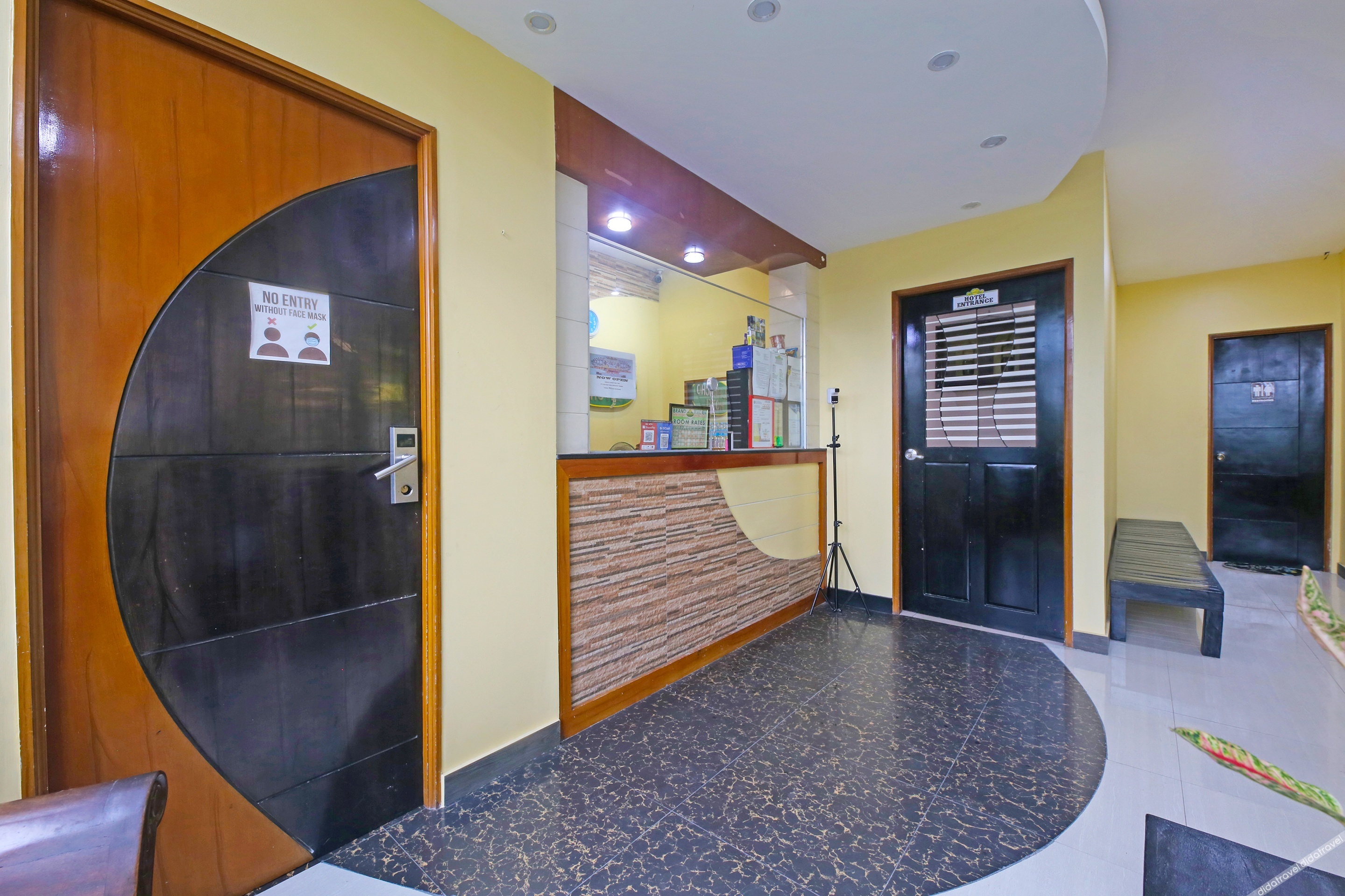 RedDoorz near SM Muntinlupa 2*
