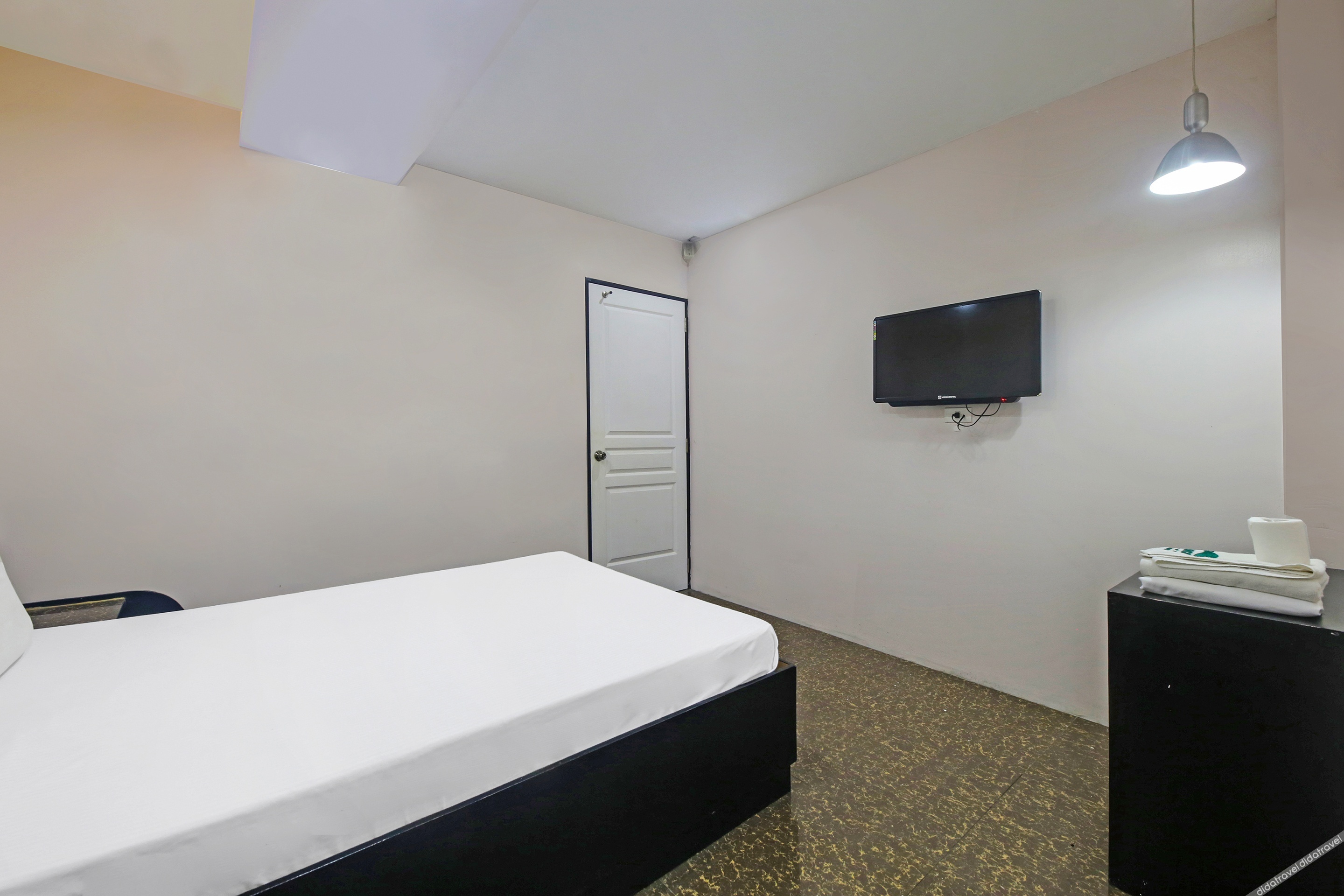RedDoorz near SM Muntinlupa 2*