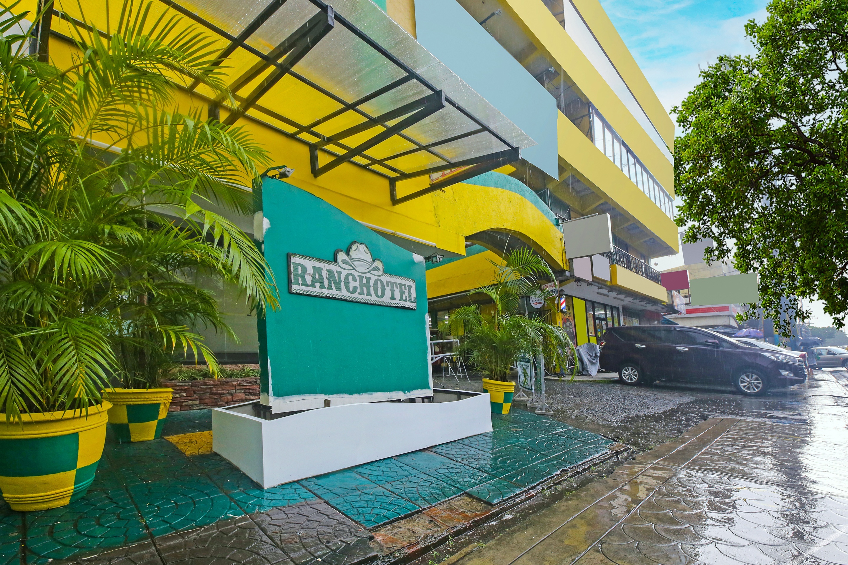 RedDoorz near SM Muntinlupa 2*
