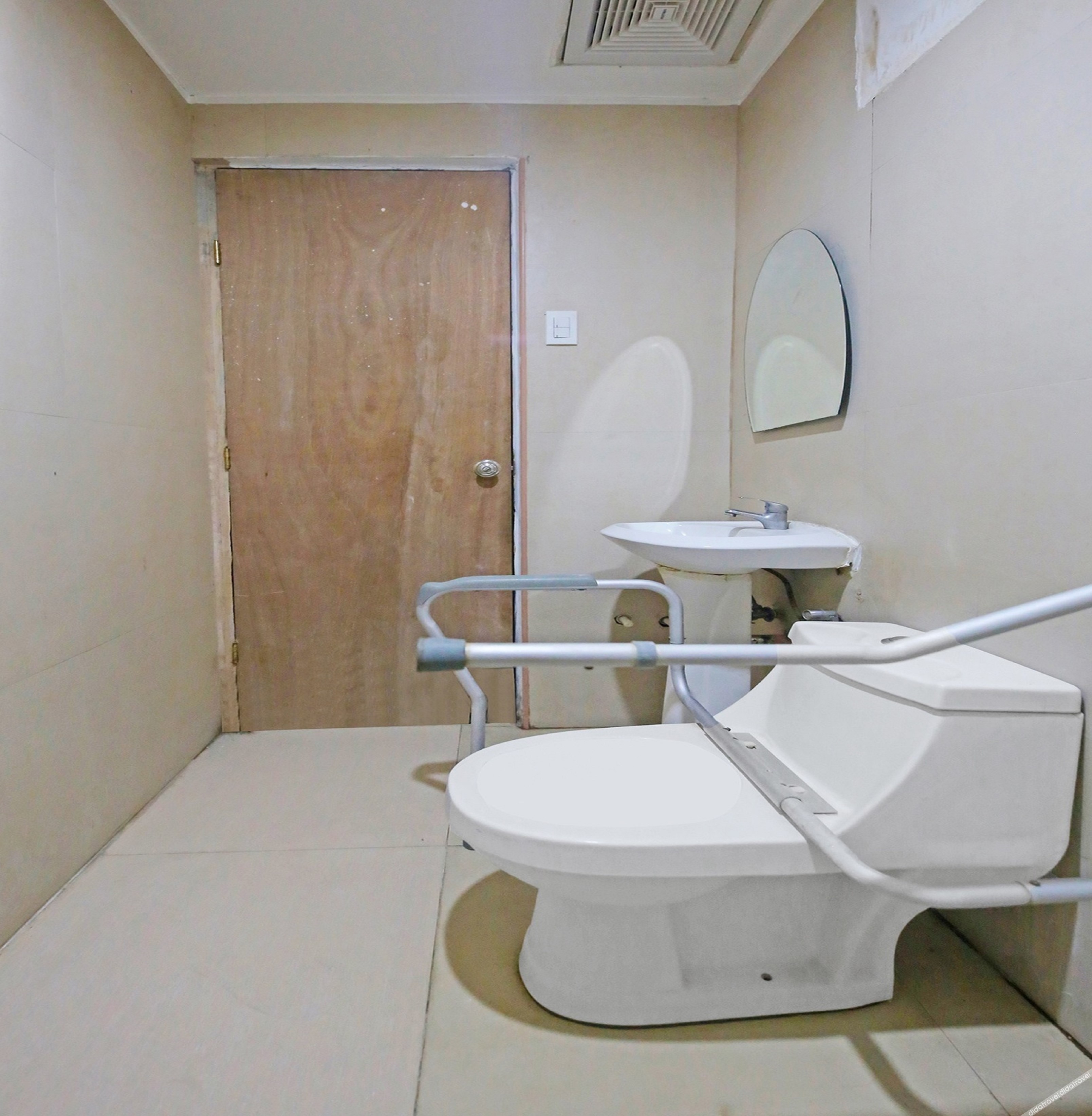RedDoorz near SM Muntinlupa 2*
