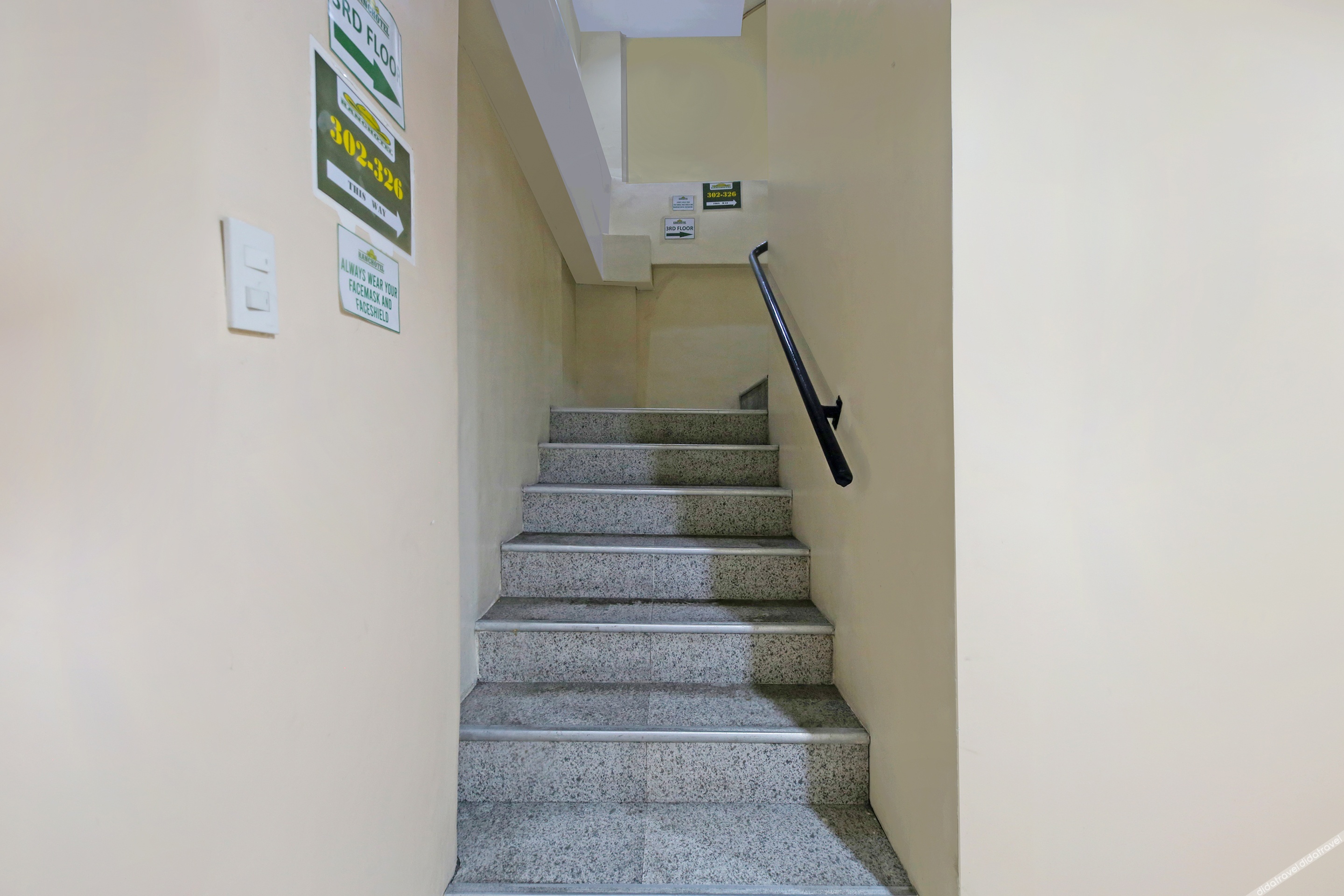 RedDoorz near SM Muntinlupa 2*