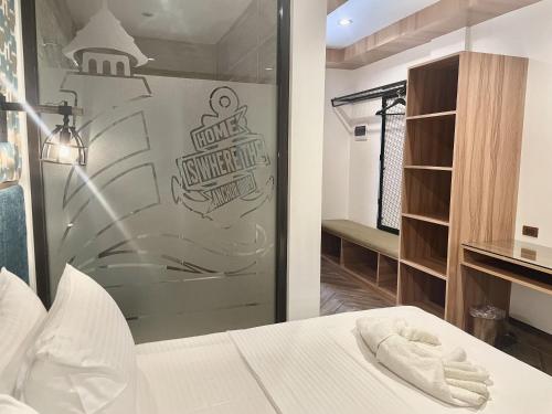 Lighthouse Point Hotel 3*