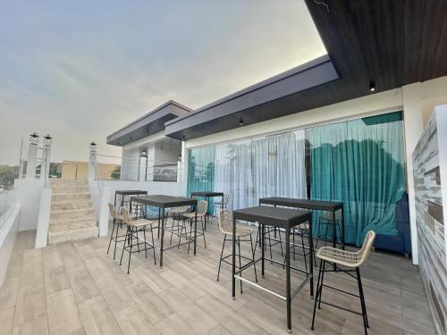 Lighthouse Point Hotel 3*