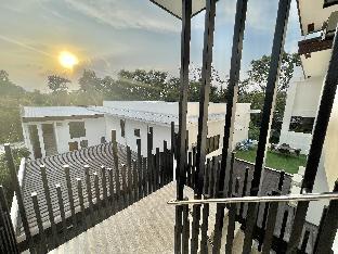 Lighthouse Point Hotel 3*