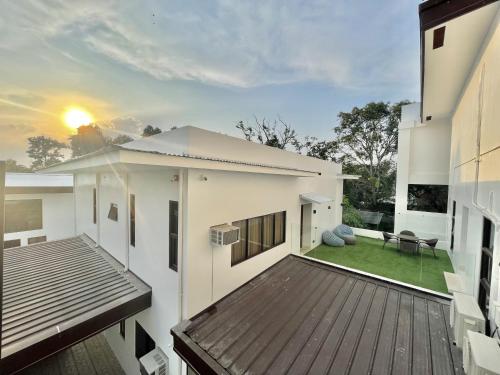 Lighthouse Point Hotel 3*