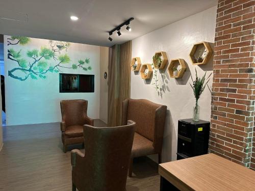 Aden Hotel 3*