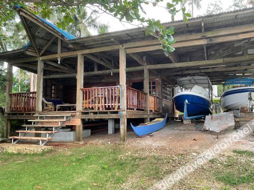 Rainbow Bay Beach and Dive Resort 2*