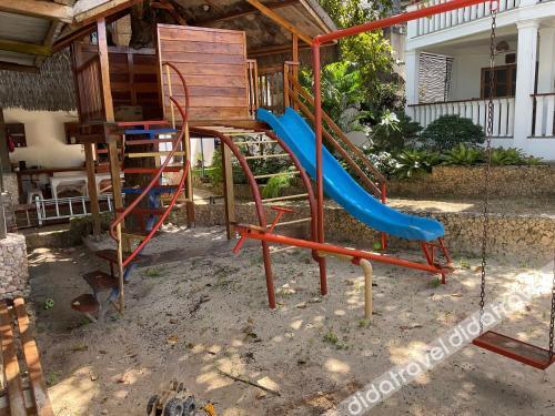 Rainbow Bay Beach and Dive Resort 2*