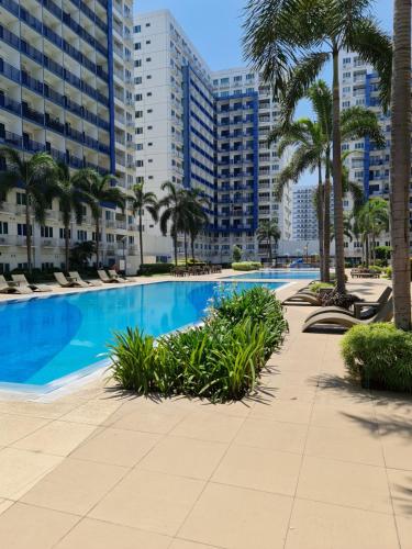 Sea Residences Condominium - Condo R Us 0*