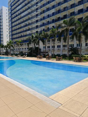 Sea Residences Condominium - Condo R Us 0*