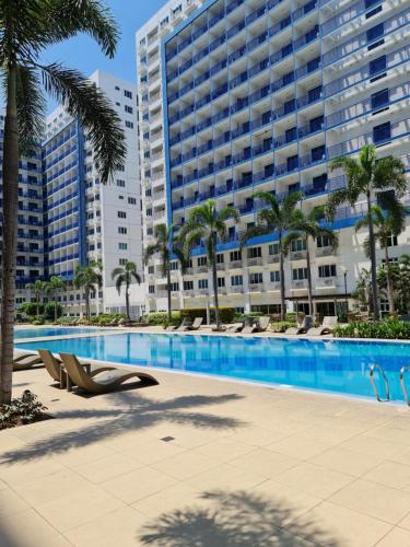 Sea Residences Condominium - Condo R Us 0*