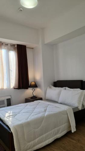 Sea Residences Condominium - Condo R Us 0*