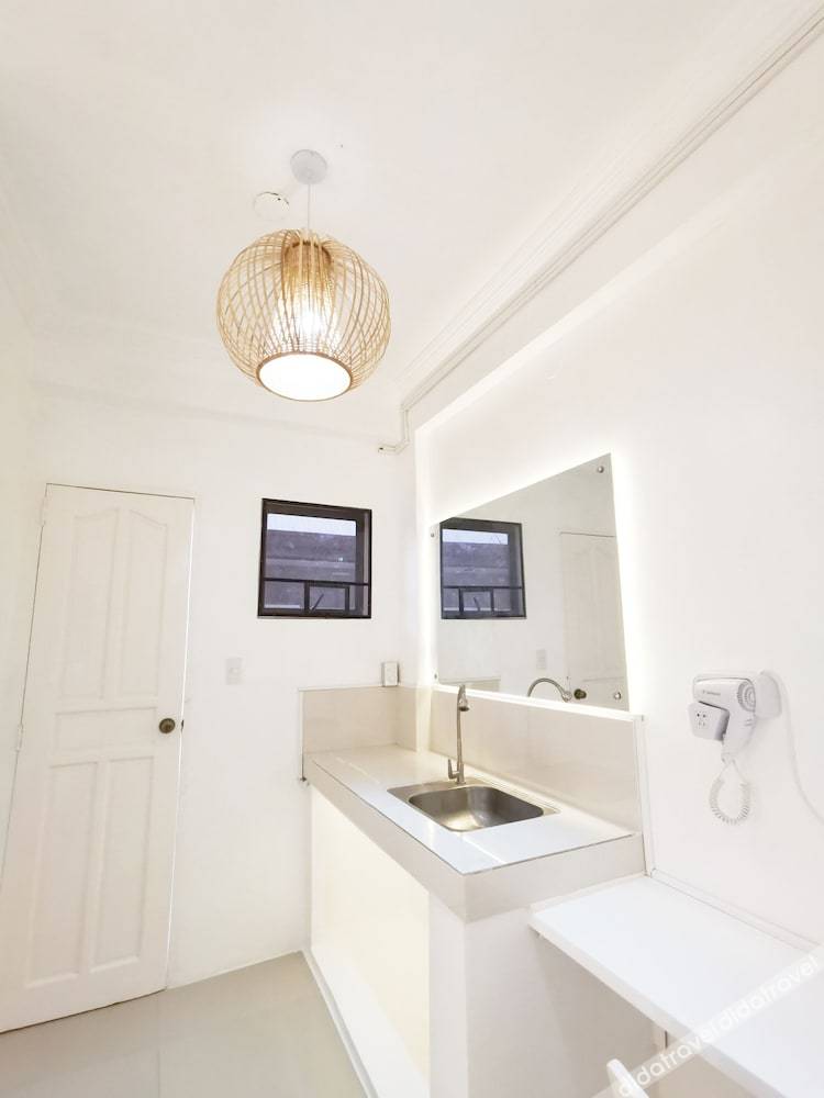 NomadsMNL Hostel 2*