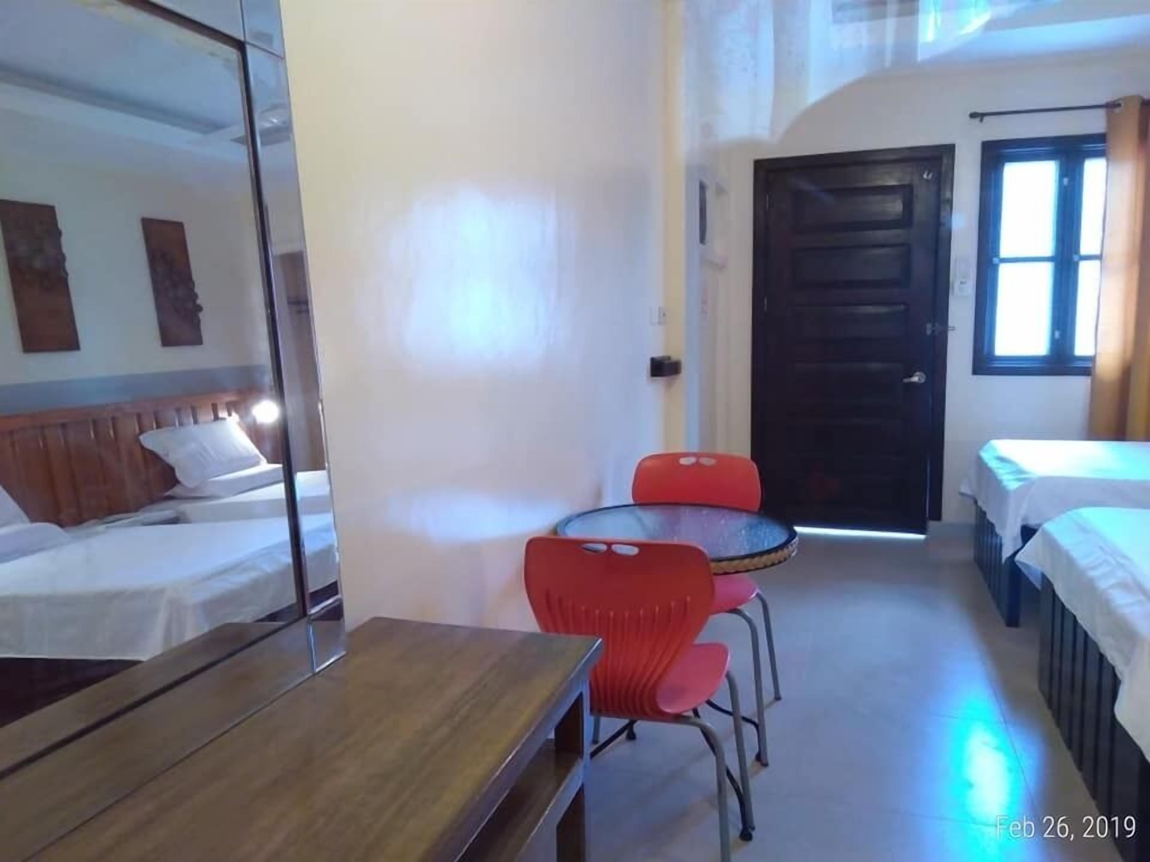 Ferellee Beachfront Inn 2*