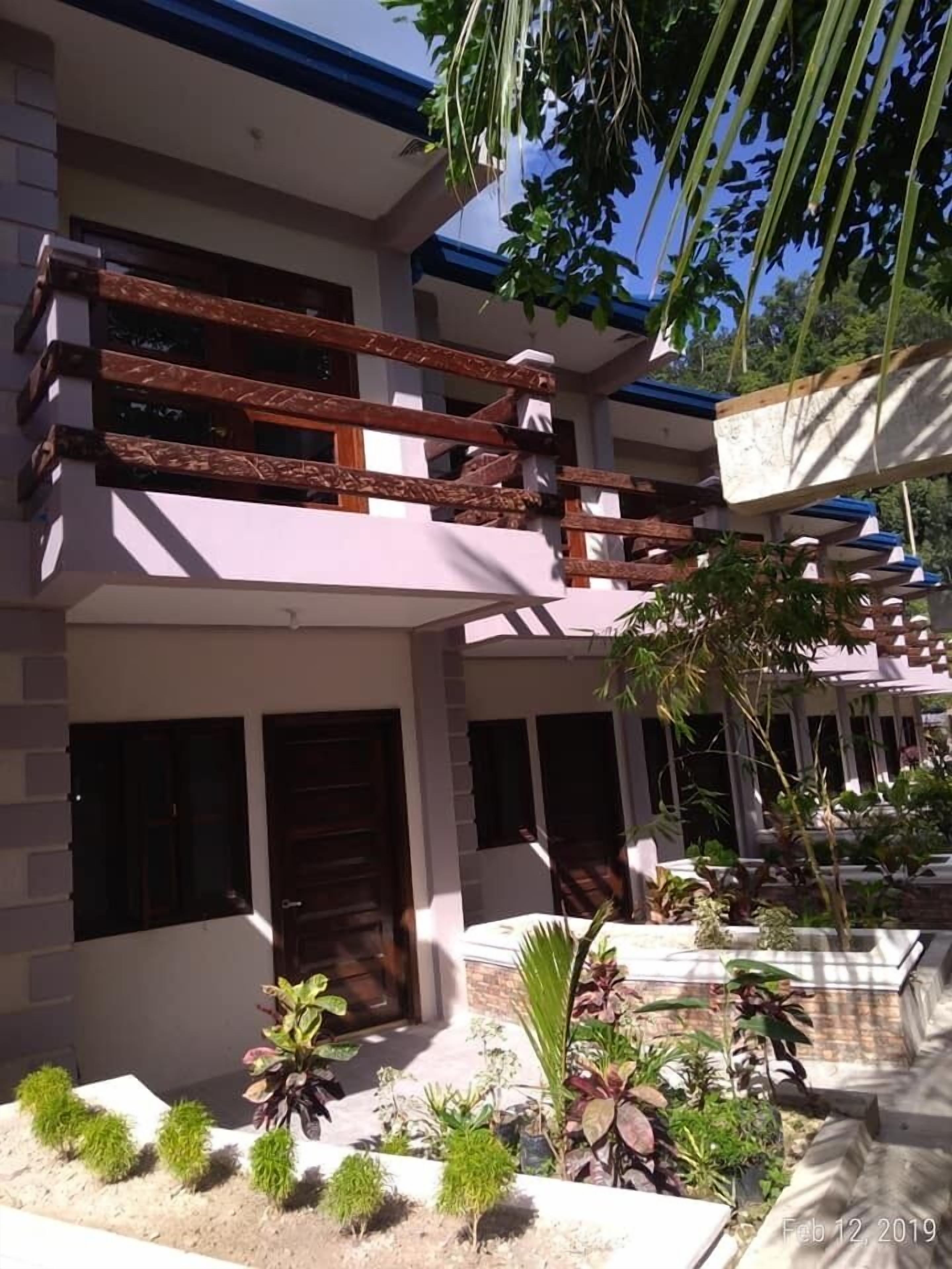 Ferellee Beachfront Inn 2*