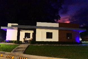 Aurora Villas and Cabin Resort 0*