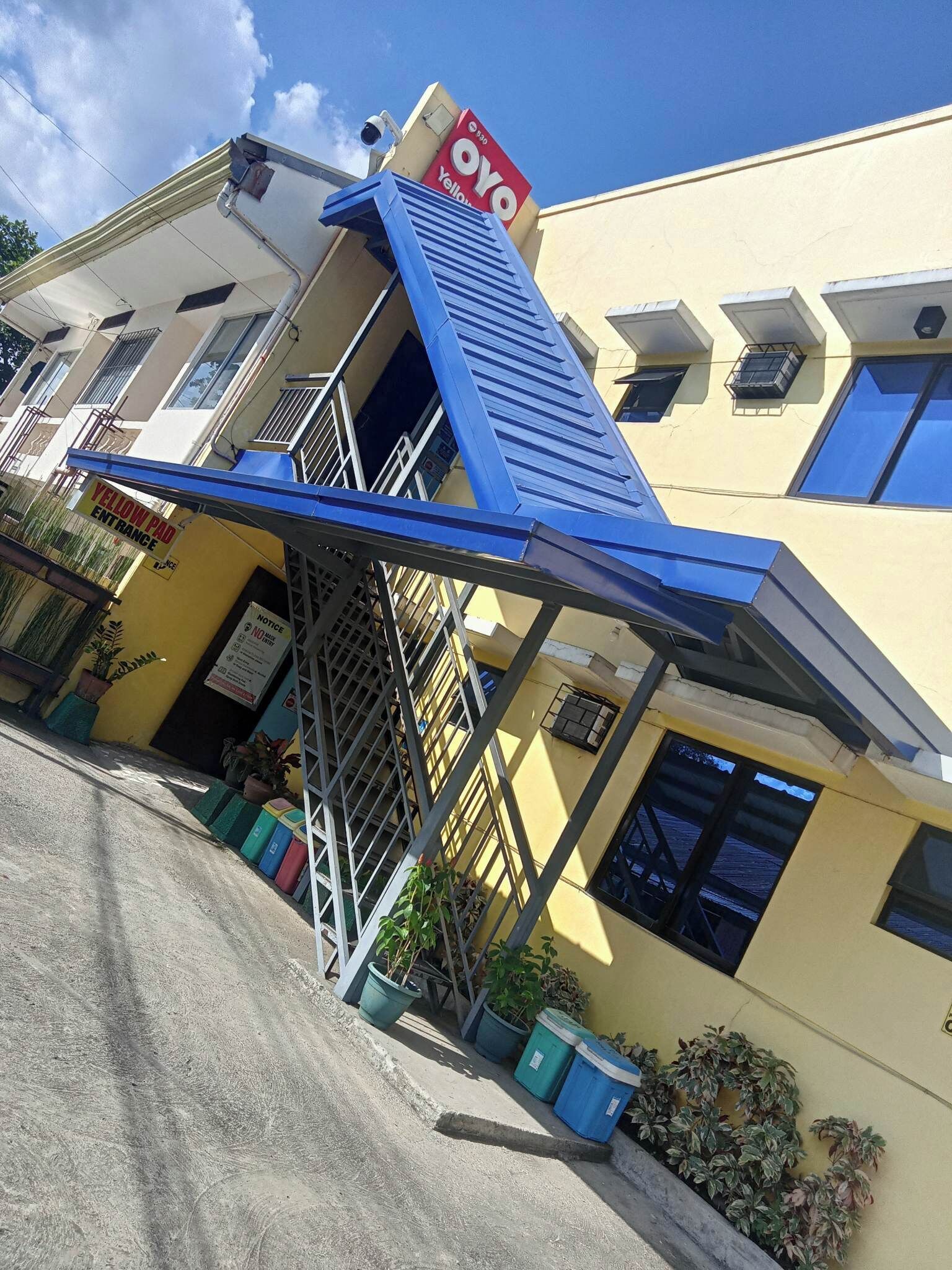 Yellow Pad Hotel Davao 2*