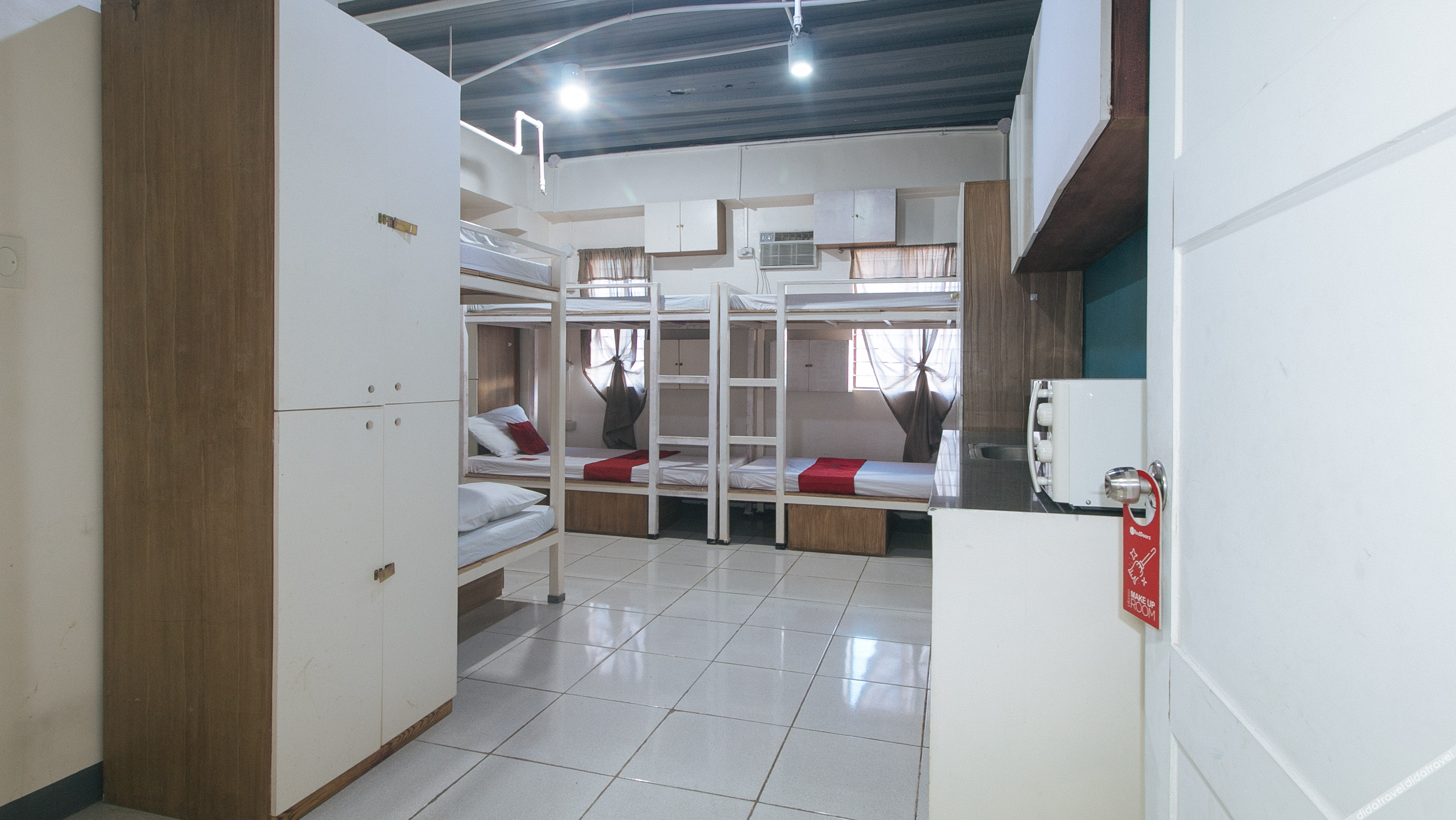 RedDoorz @ Crowne One Condo 1*
