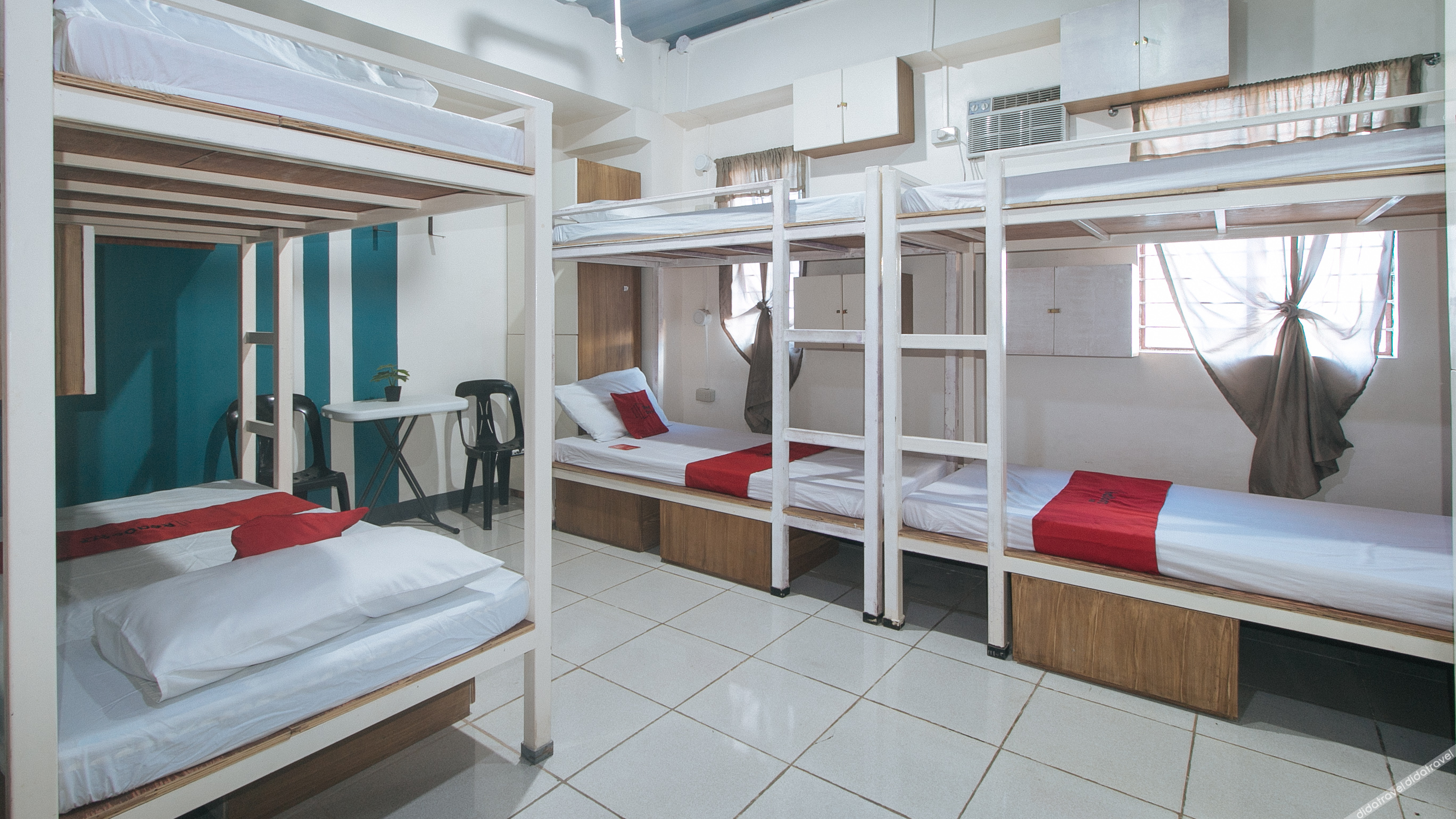 RedDoorz @ Crowne One Condo 1*