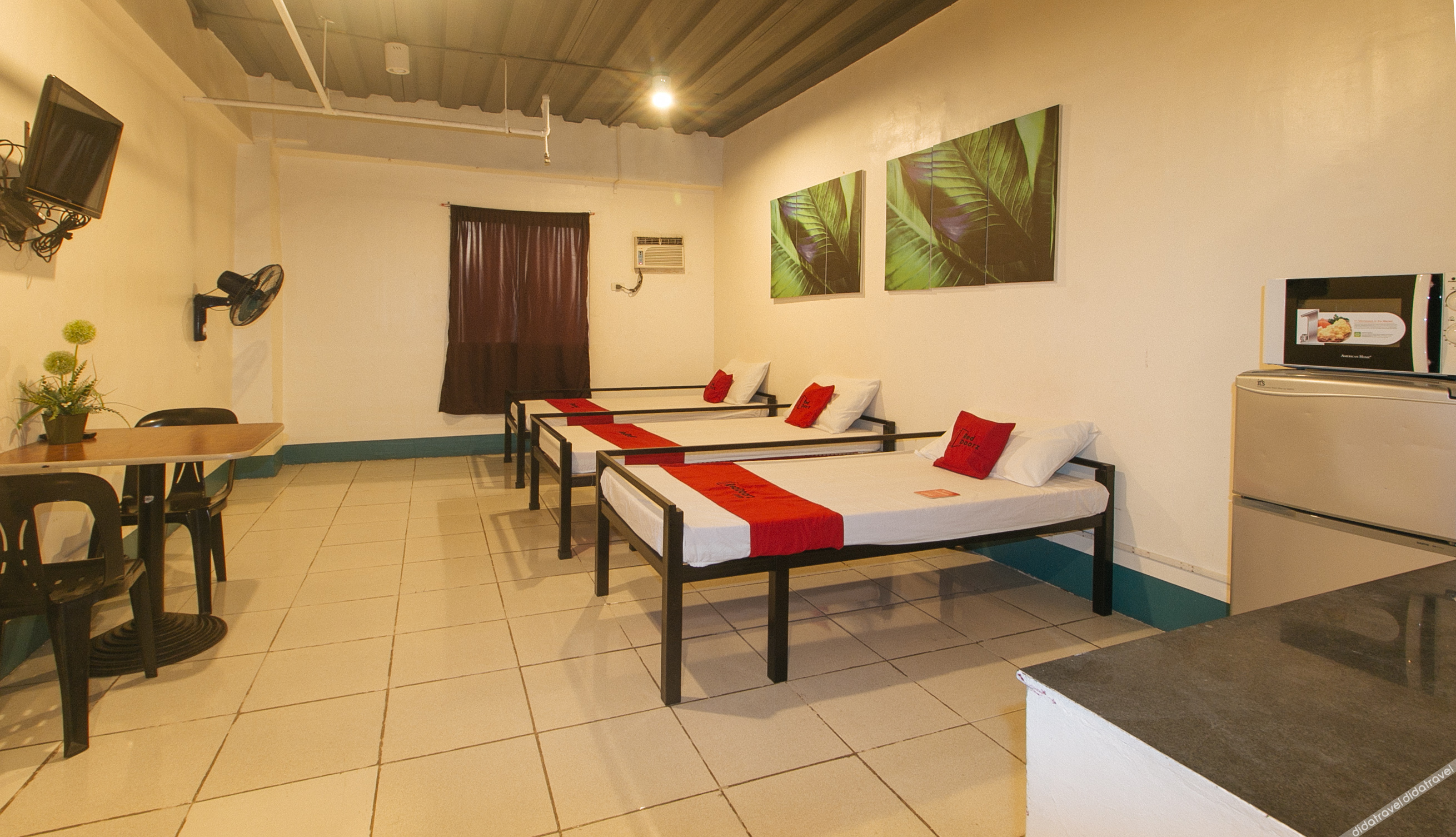 RedDoorz @ Crowne One Condo 1*