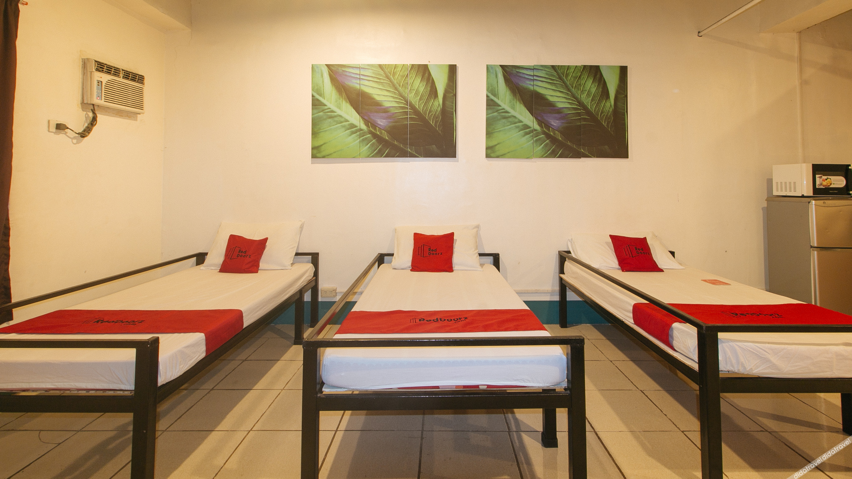RedDoorz @ Crowne One Condo 1*