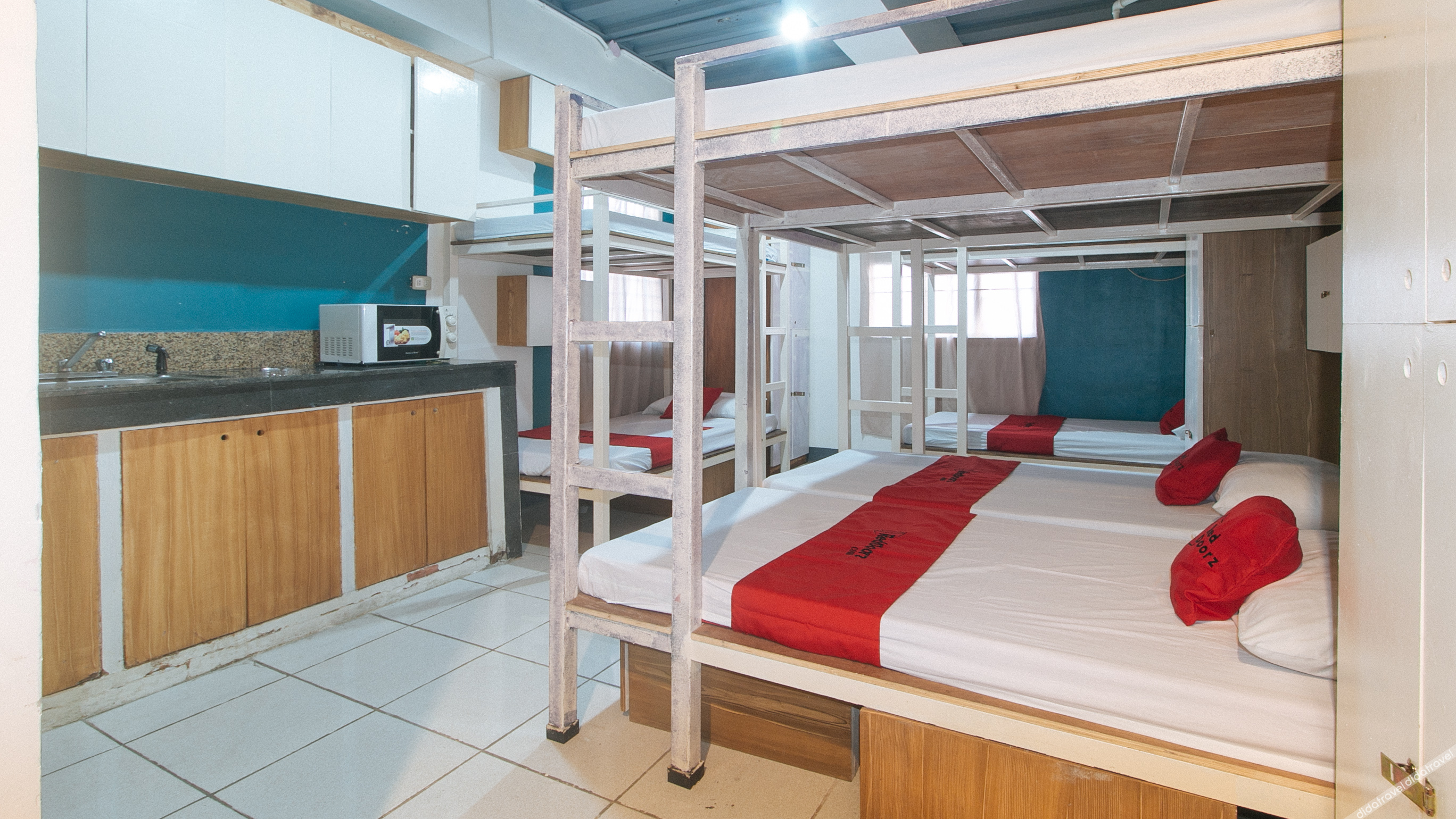 RedDoorz @ Crowne One Condo 1*