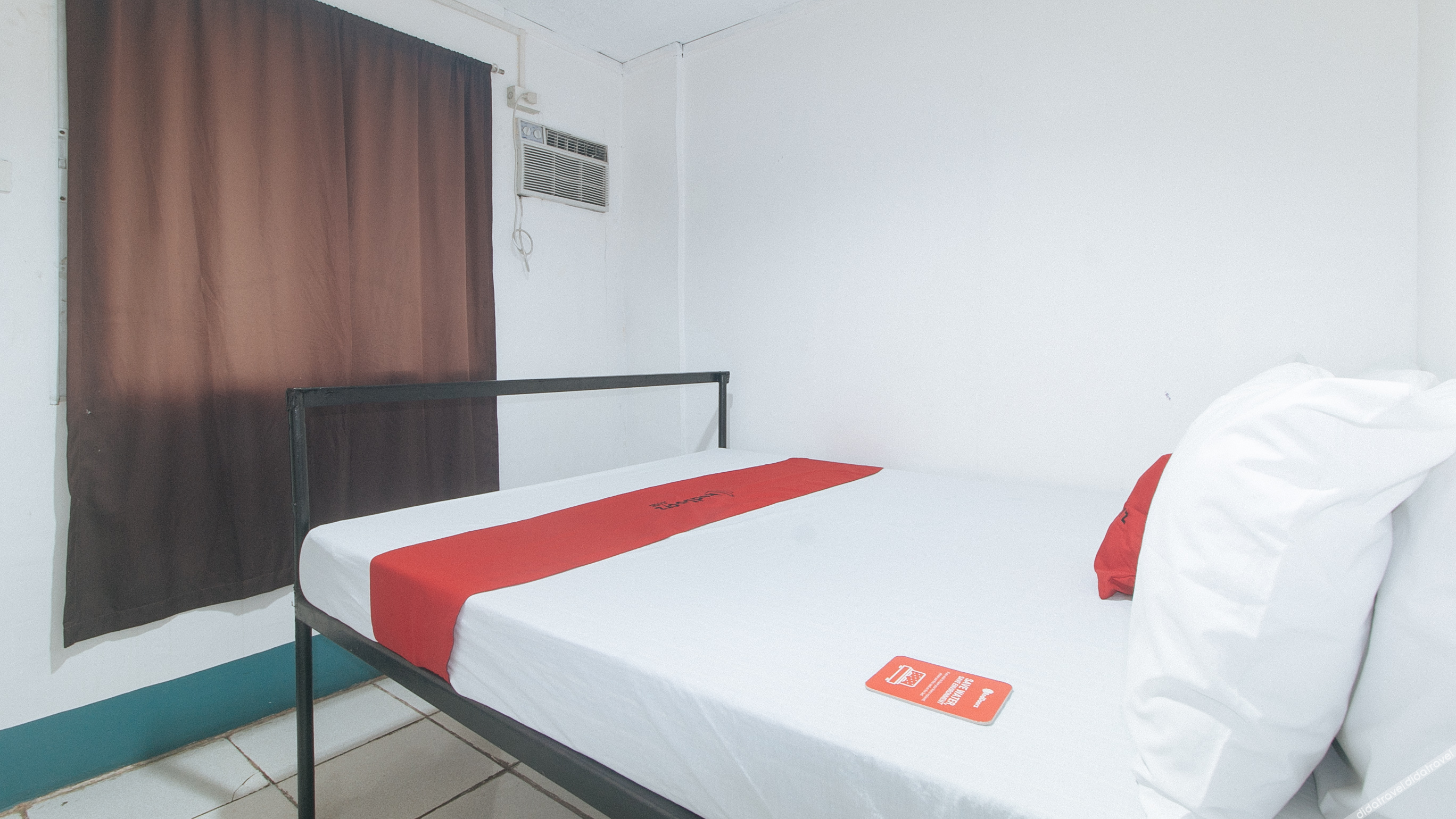RedDoorz @ Crowne One Condo 1*