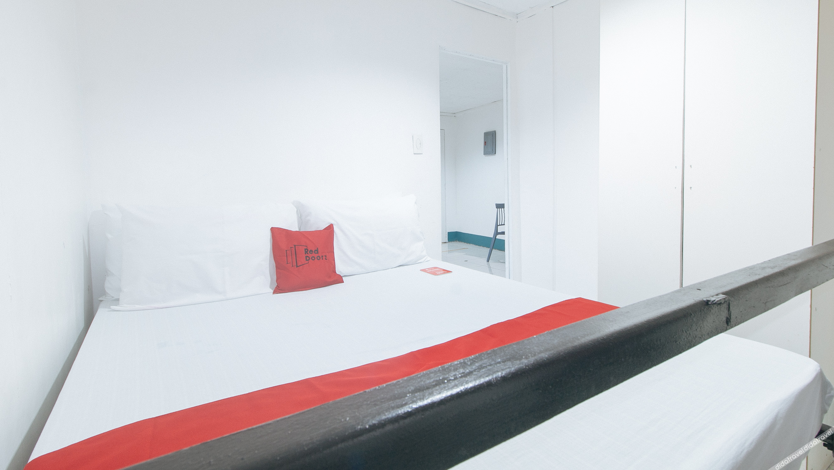 RedDoorz @ Crowne One Condo 1*