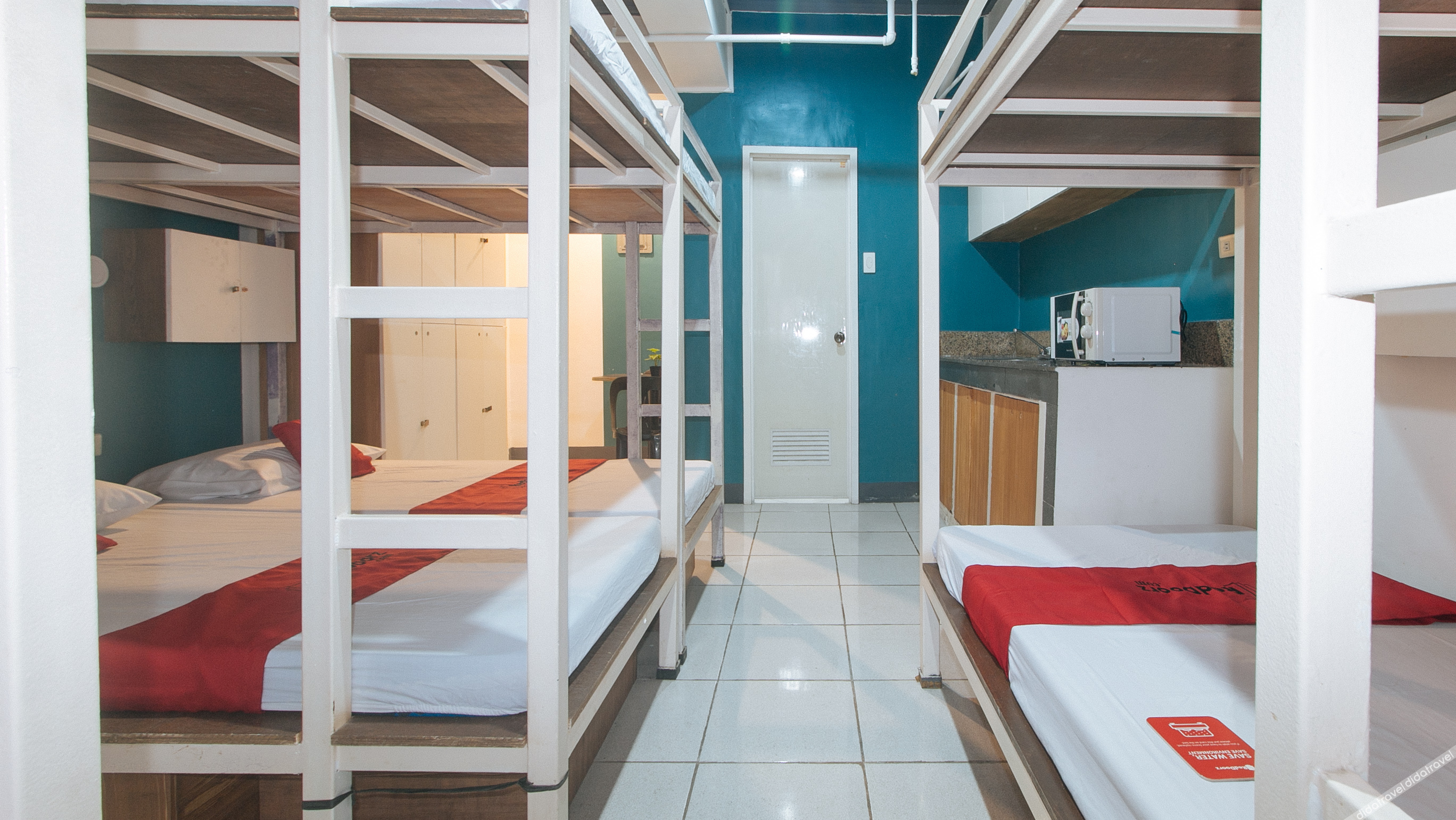 RedDoorz @ Crowne One Condo 1*