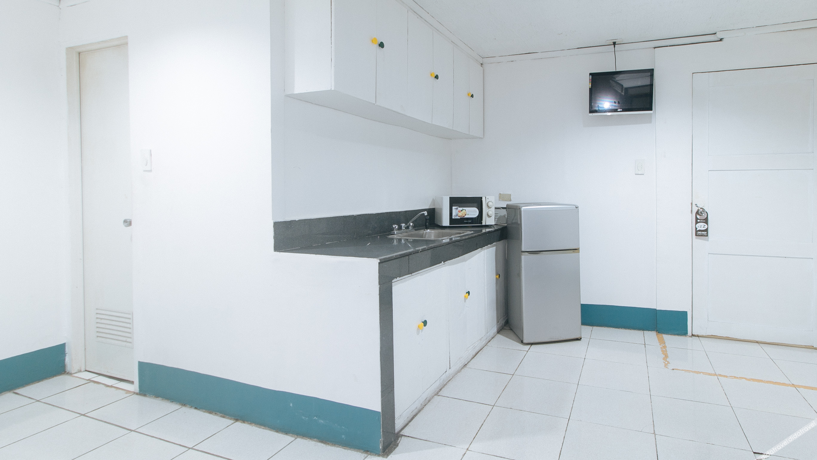 RedDoorz @ Crowne One Condo 1*