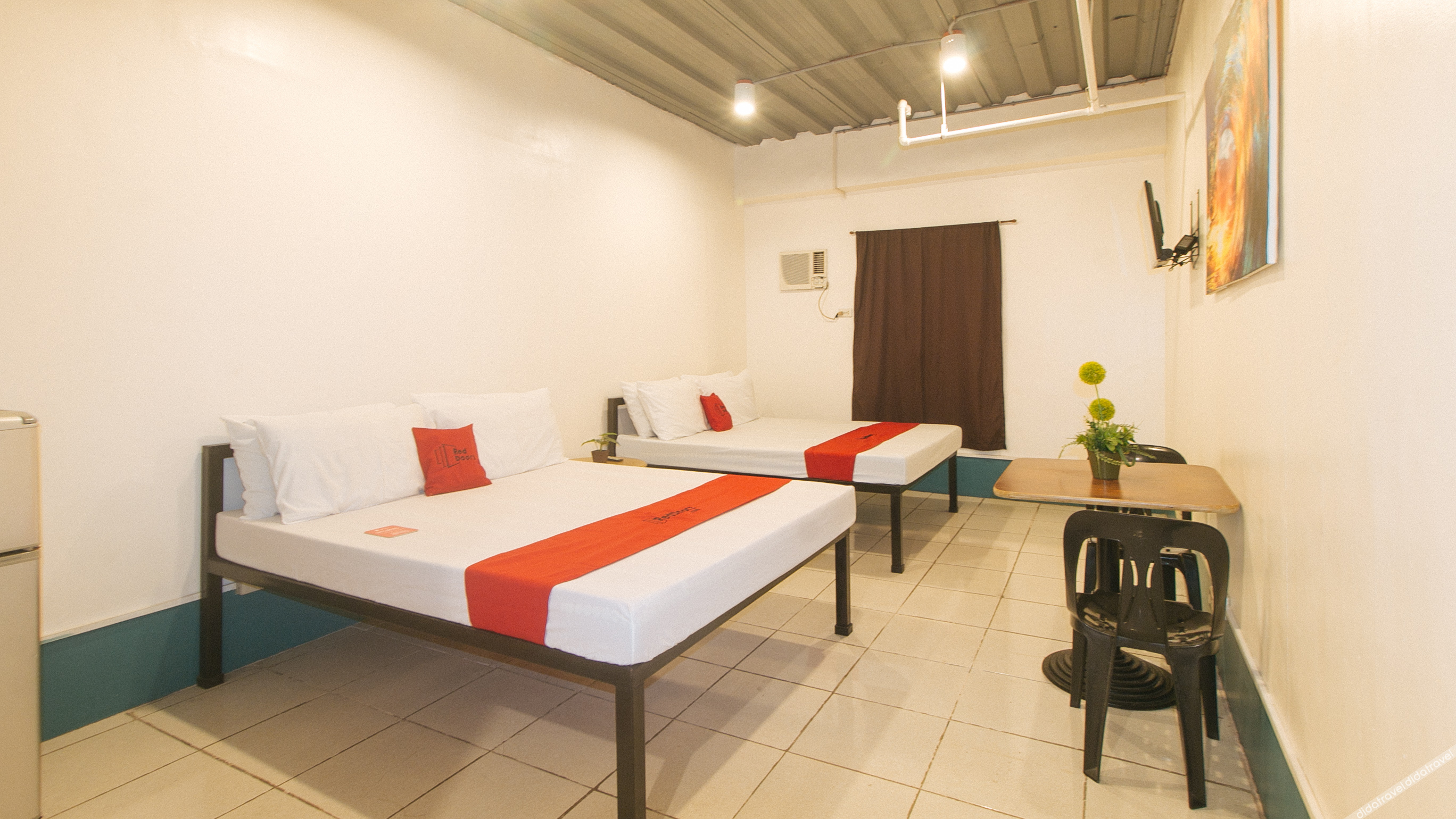 RedDoorz @ Crowne One Condo 1*