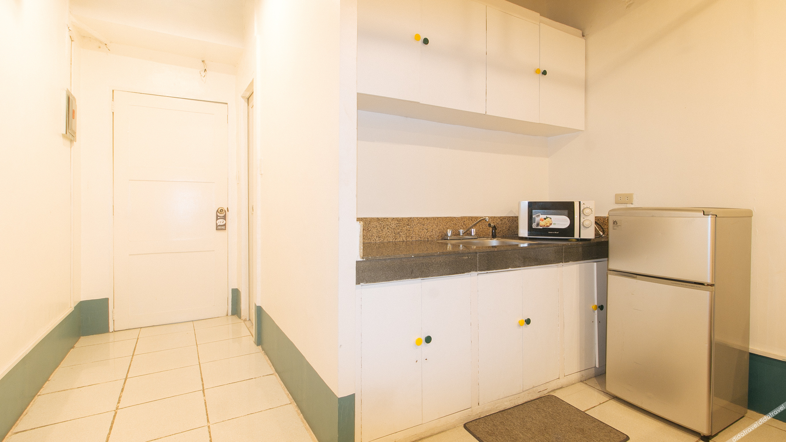RedDoorz @ Crowne One Condo 1*