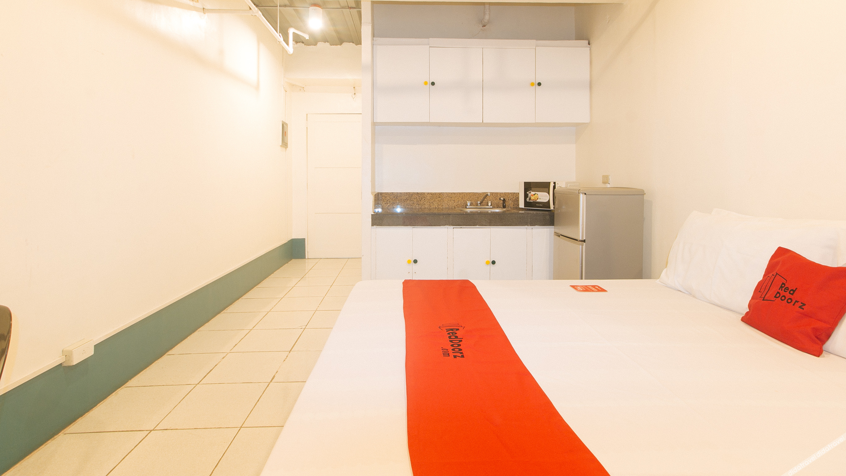 RedDoorz @ Crowne One Condo 1*