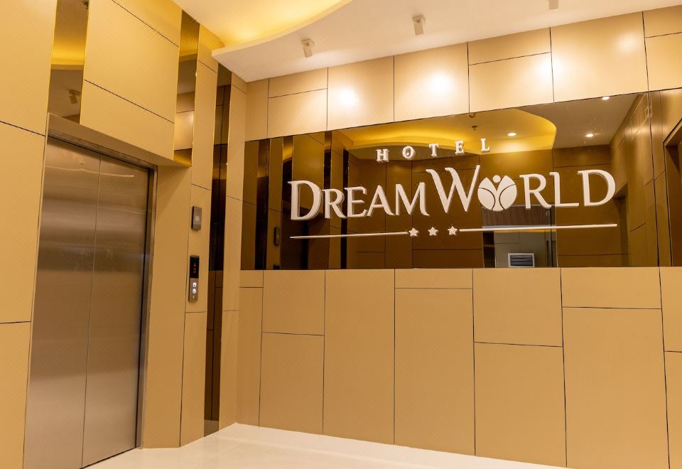 Hotel Dreamworld East Ortigas 3*