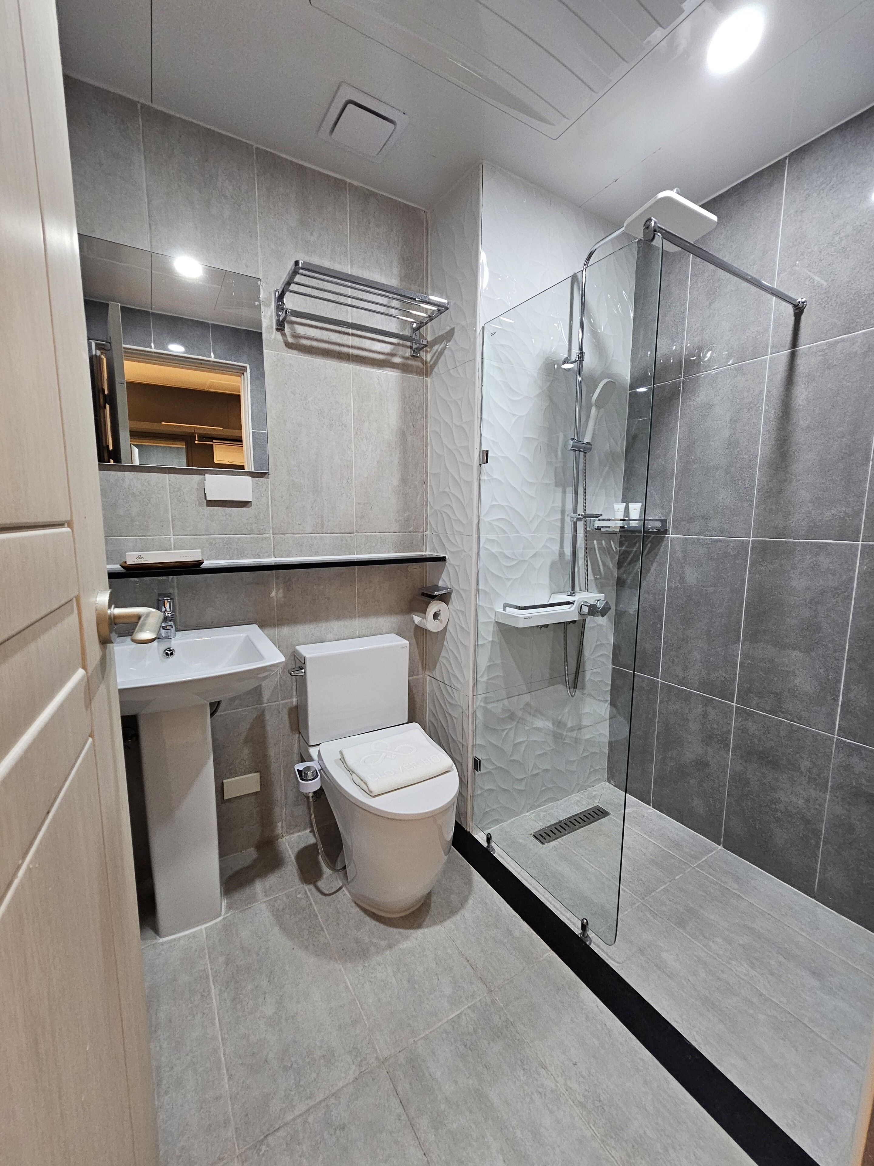 The Clover Hotel Angeles City managed by Cocotel 4*
