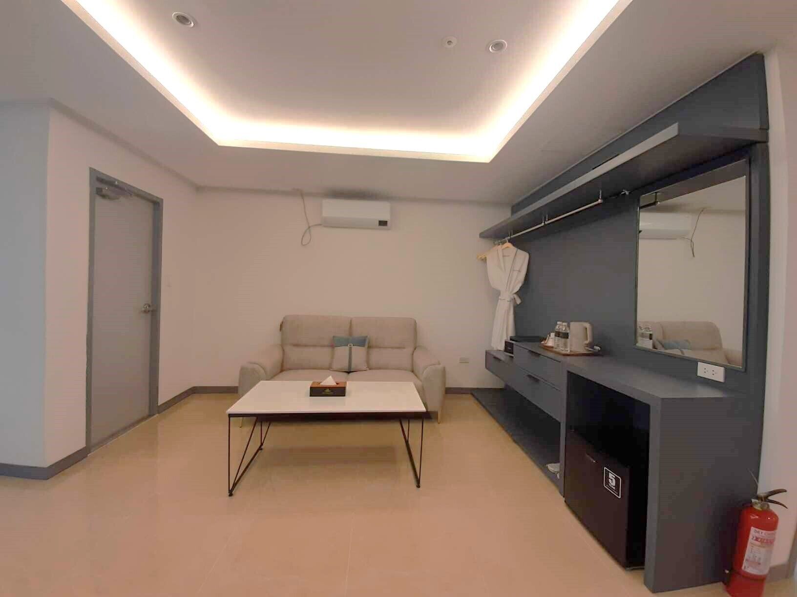 The Clover Hotel Angeles City managed by Cocotel 4*