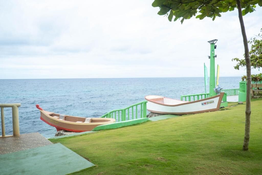 Oceanfront Beach Resort 3*