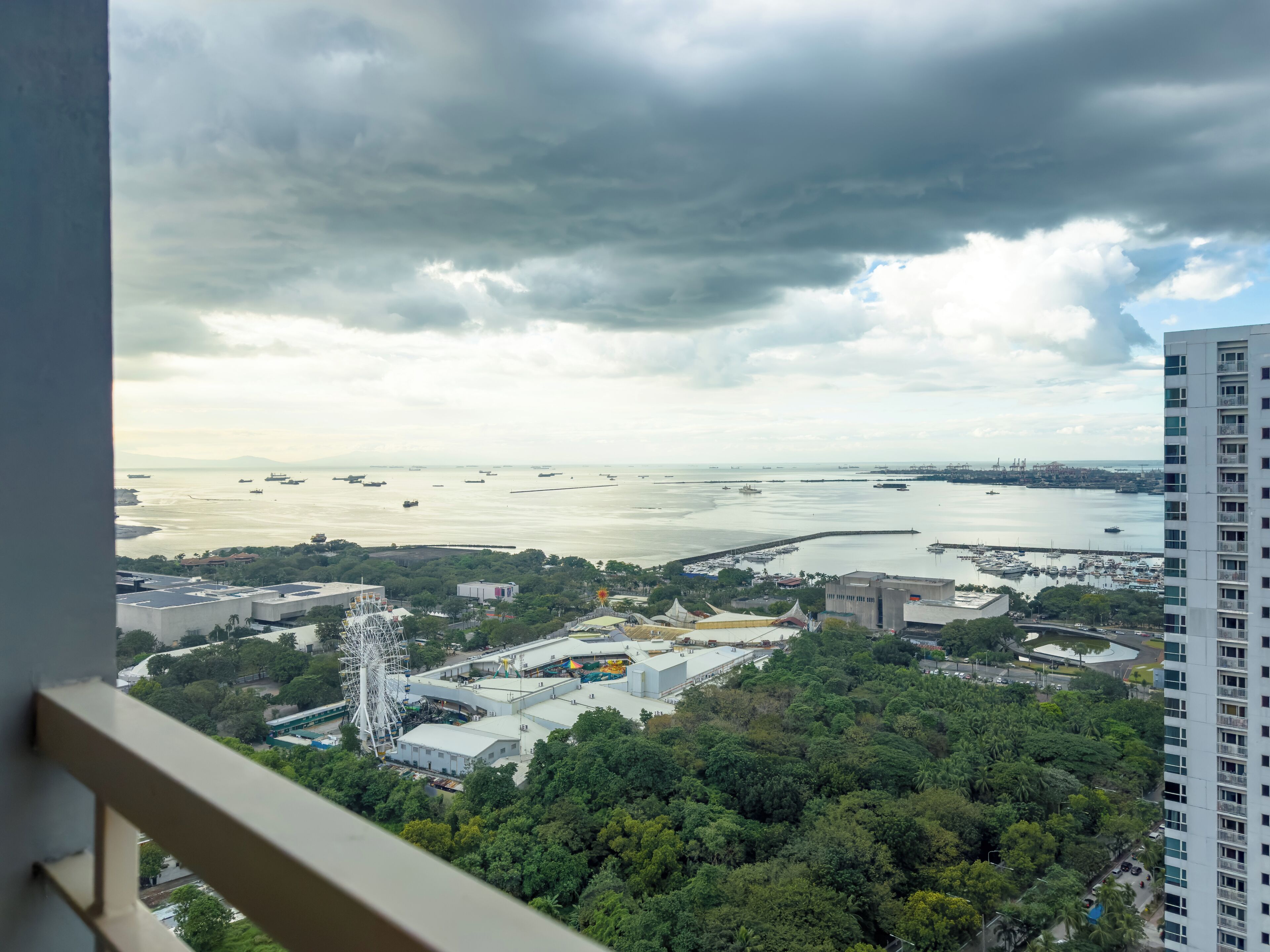 GemstoneBR in SMDC Coast Residences 4*