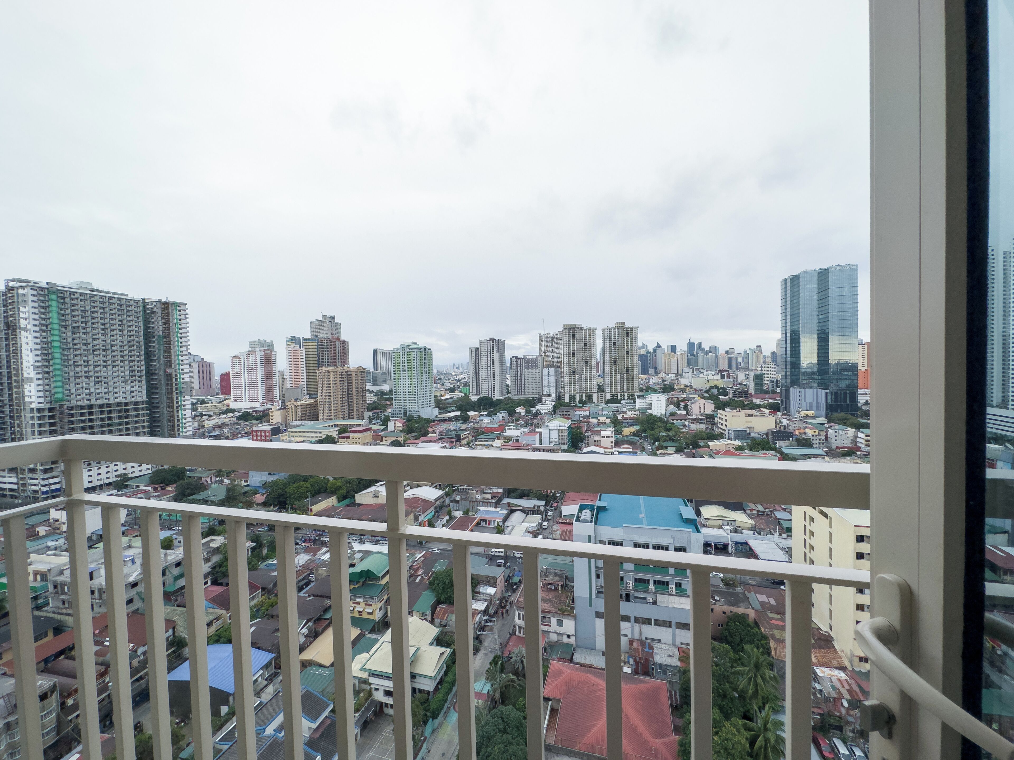 GemstoneBR in SMDC Coast Residences 4*