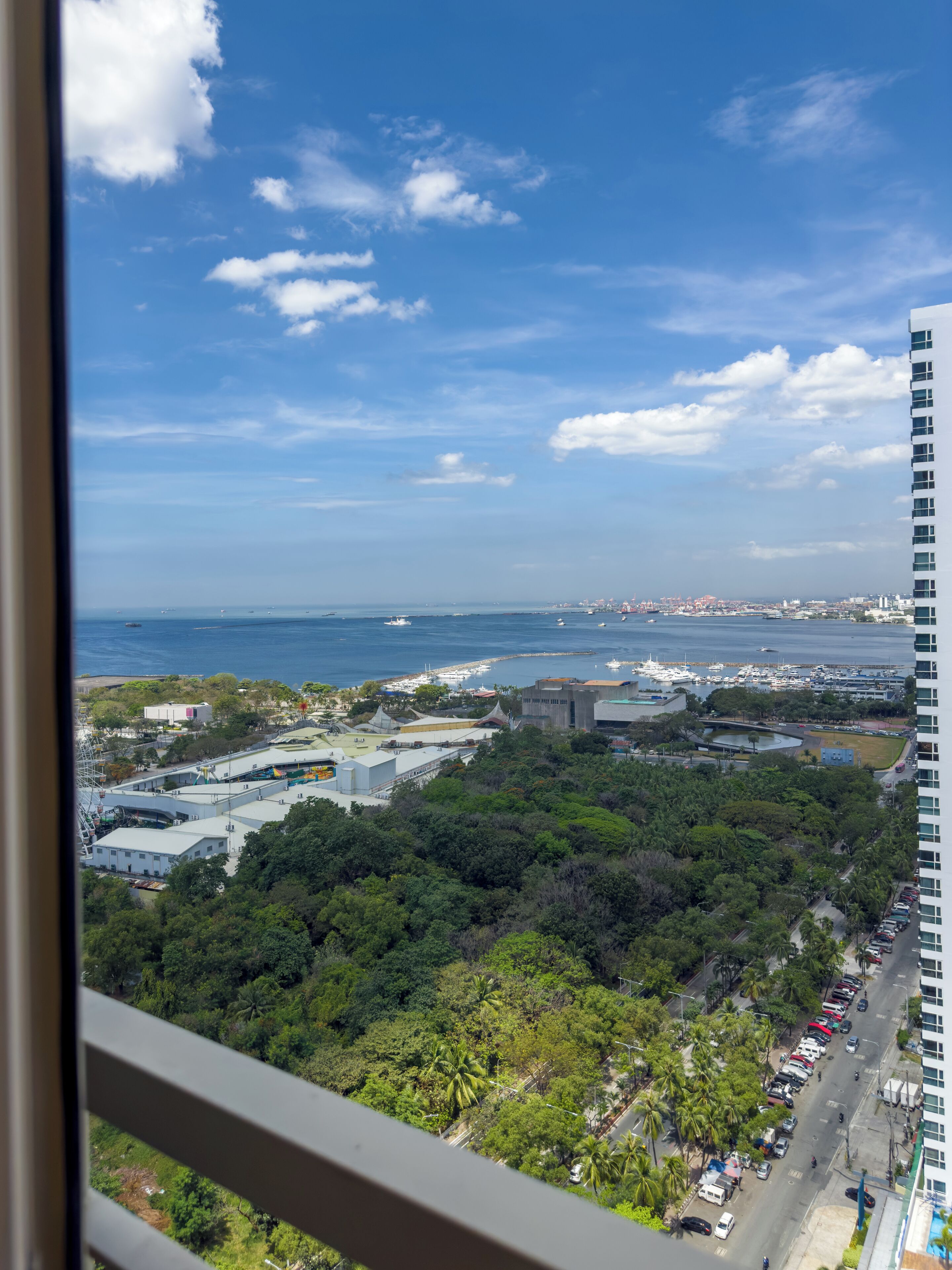 GemstoneBR in SMDC Coast Residences 4*