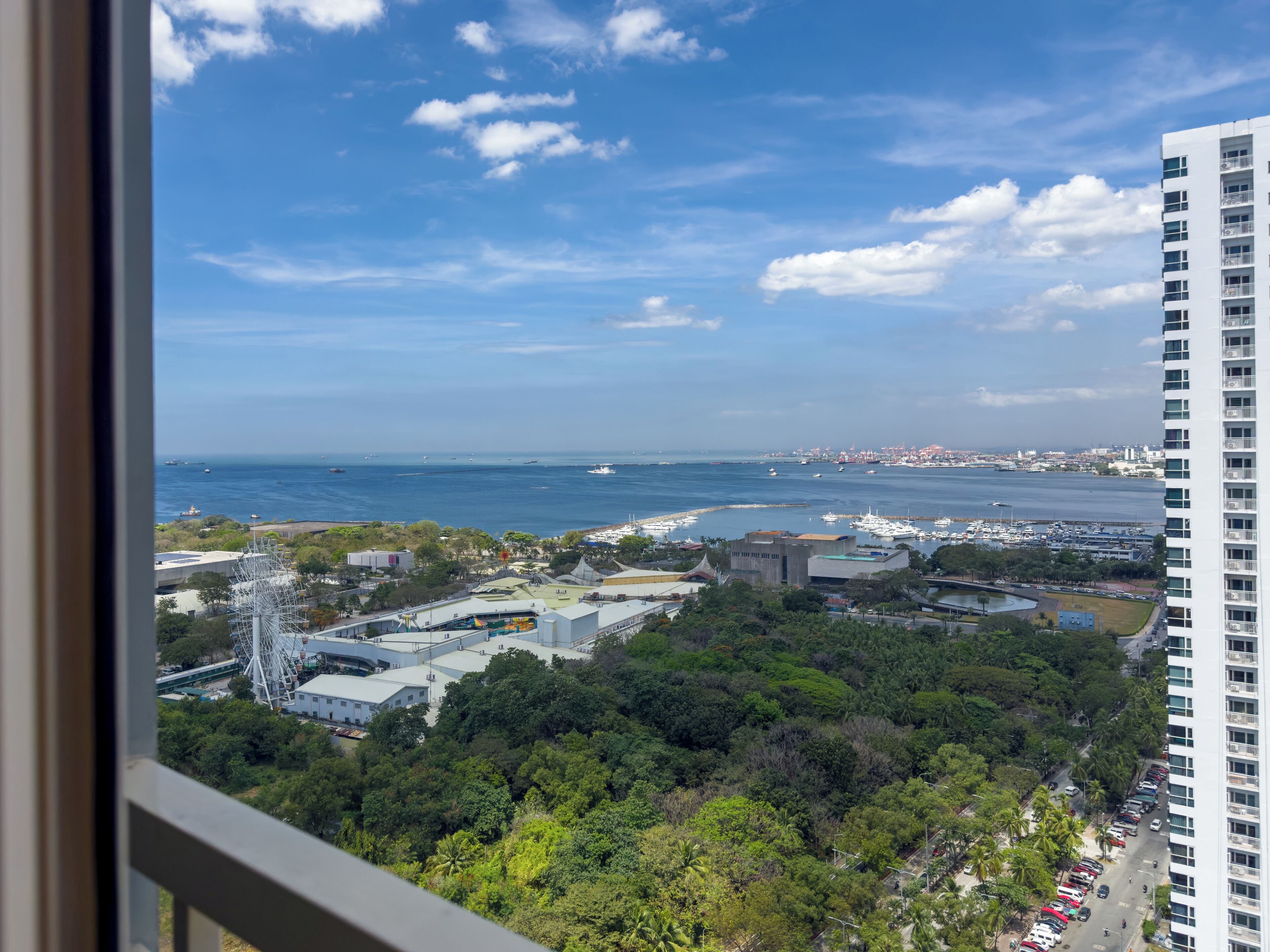 GemstoneBR in SMDC Coast Residences 4*