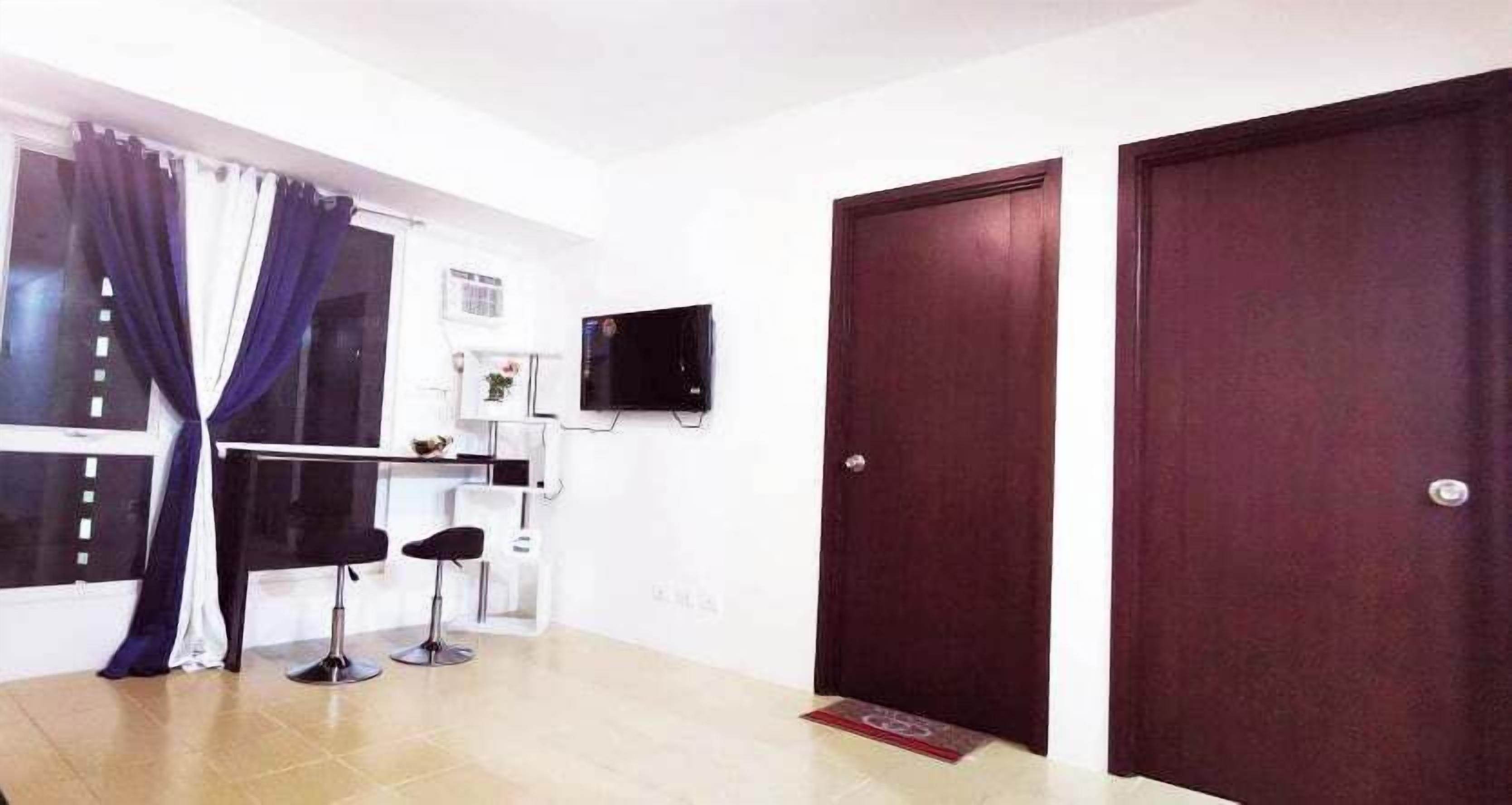 2BR/Pioneer Woodland connected to Metro Rail Station SM Light Boni Mandaluyong Manila Philippines 3*